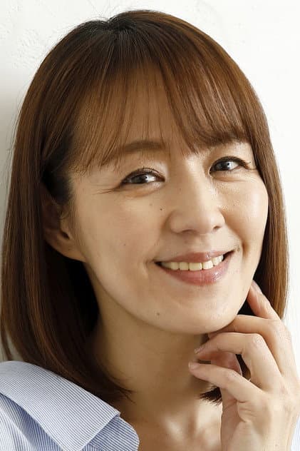 中村綾