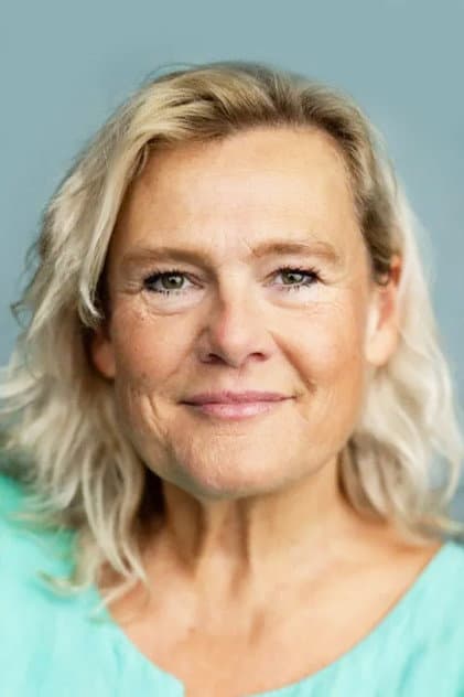 Ella Kenion