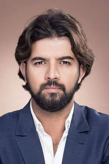 عمر لطفي