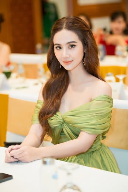 Huyền Lizzie
