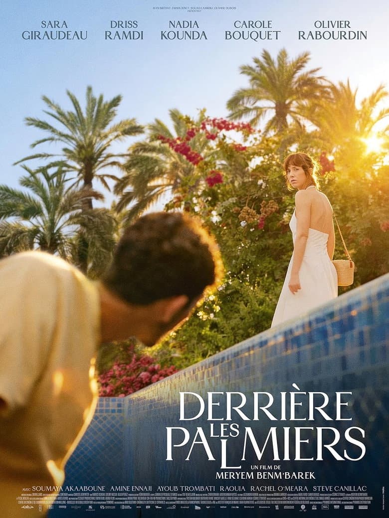 Derrière les palmiers