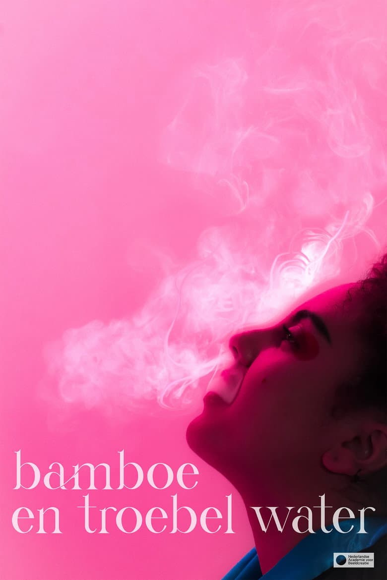 bamboe en troebel water